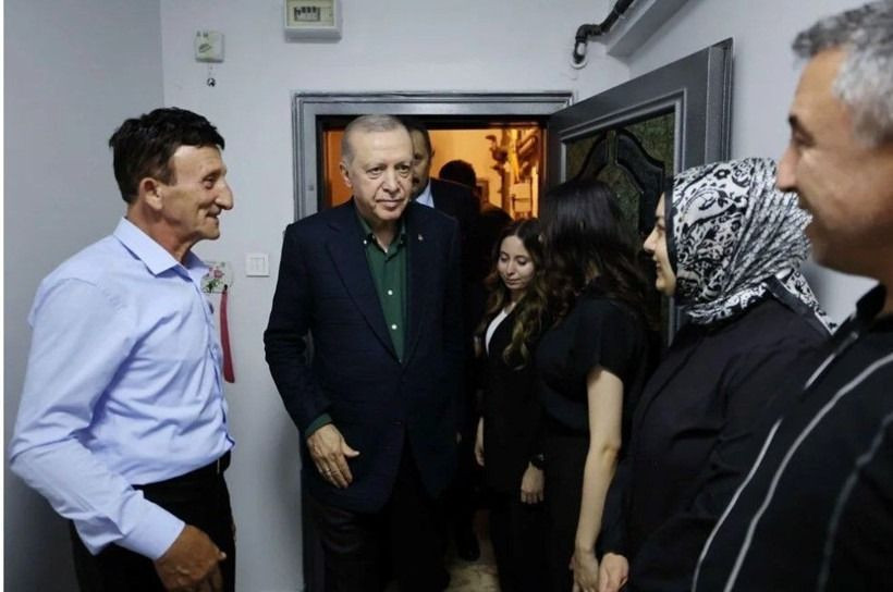 Cumhurbaşkanı Erdoğan'dan, 15 Temmuz'da iki oğlu ve damadı şehit olan Muzaffer nineye ziyaret - Sayfa 4