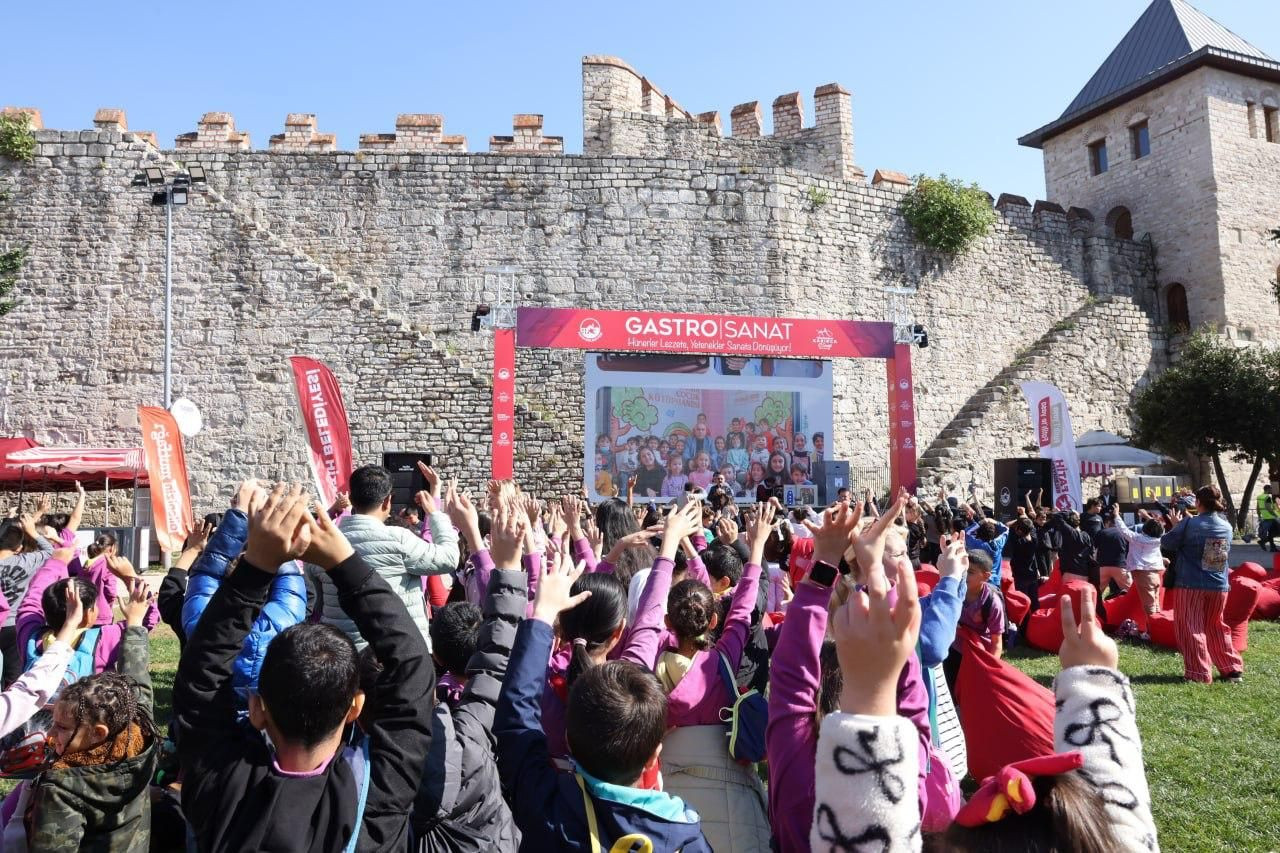 Aile Festivali Yedikule Hisarı’nda tüm coşkusuyla devam ediyor - Sayfa 1