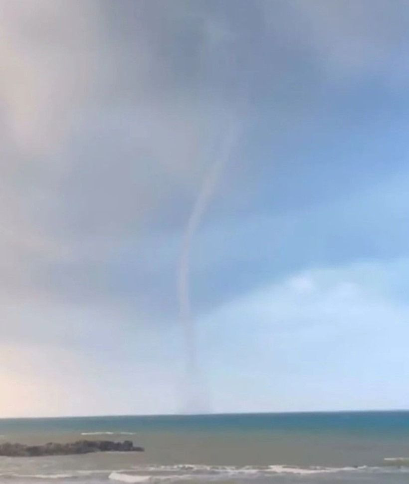 Hatay'da şiddetli sağanak: Engelli kadın tekerlekli sandalyesiyle suya kapıldı - Sayfa 5