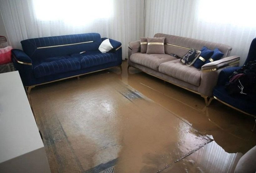 Hatay'da şiddetli sağanak: Engelli kadın tekerlekli sandalyesiyle suya kapıldı - Sayfa 7