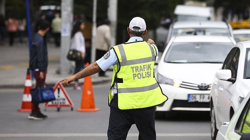 Trafik cezalarını artıran teklif askıya alındı: Fahiş para cezaları ve ehliyet iptalleri bütçe sonrasına kaldı - Sayfa 2