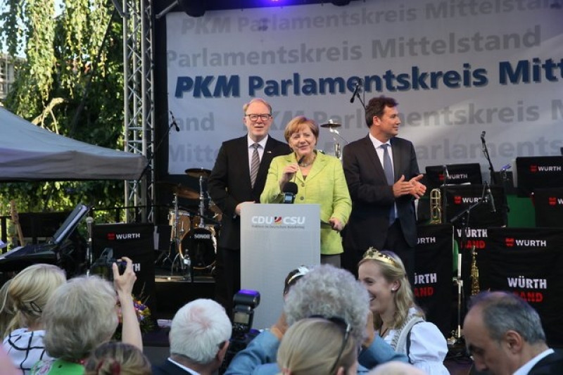 Almanya Başbakanı Angela Merkel Türk Standında Döner Kesti - Sayfa 3