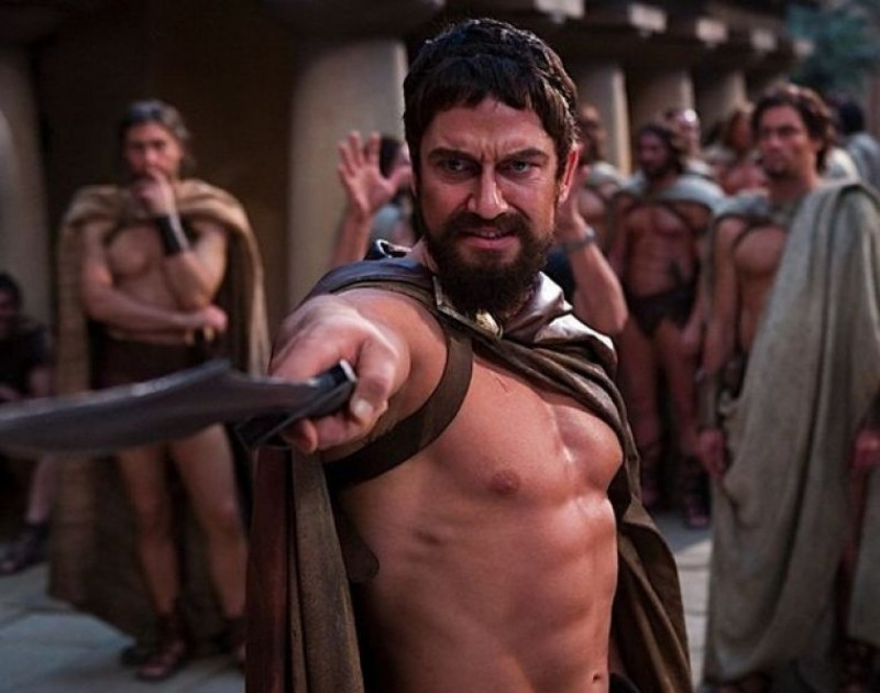 Gerard Butler  (Kral Leonidas)  motosiklet kazası geçirdi - Sayfa 5